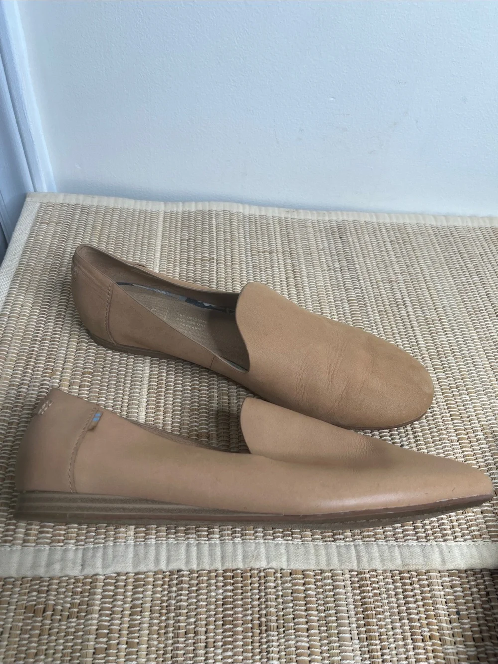 Toms Darcy Tan Nubuck Leather Slip-On Flats Size 8
